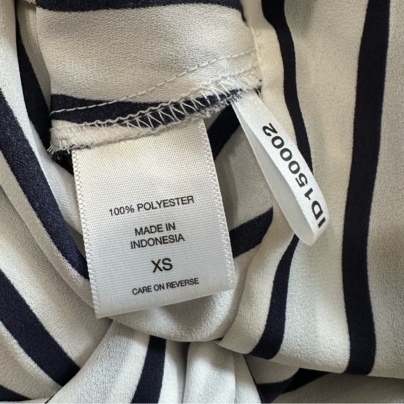 SOHO women's size XS cropped striped blouse, ties in the back - Picture 4 of 4